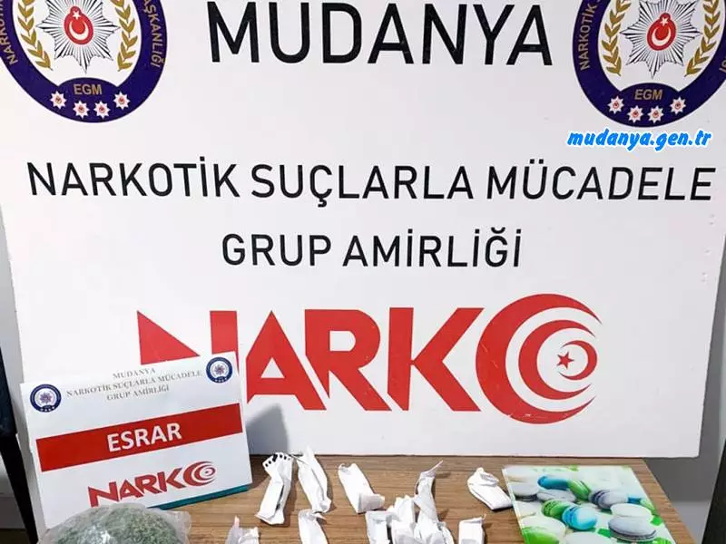 MUDANYA'DA EVLERİNDE UYUŞTURUCUYLA YAKALANDILAR