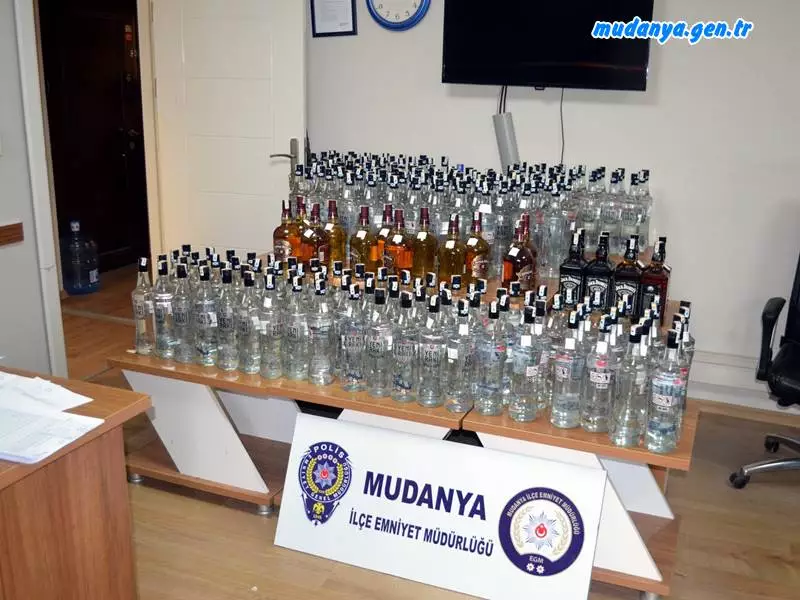 MUDANYA'DA 300 LİTRE SAHTE İÇKİ ELE GEÇİRİLDİ