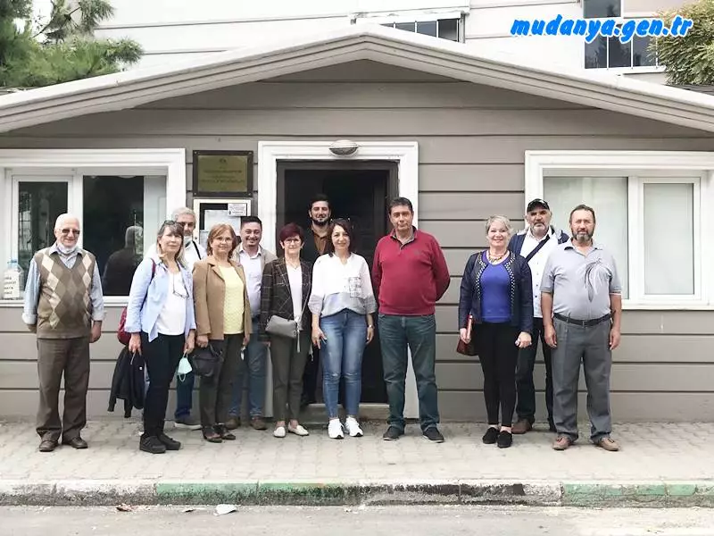 Hasan Yıldırım Yönetimindeki Memleket Partisi Mudanya İlçe Örgütü Meclis Üyesi Mehmet Er ile birlikte Şükrüçavuş Mahallesi Muhtarı Şeref Şaş, Halitpaşa Mahallesi Muhtarı Selma Yarar, Mütareke Mahallesi Muhtarı Ali Baytekin, Yenimahalle Muhtarı Nazmi Karalar ve Ömerbey Mahallesi Muhtarı Songül Erdoğan’ı ziyaret ettiler.