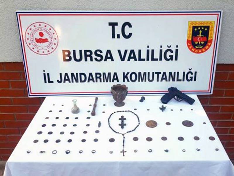 Tirilye'de Tarihi Eser Satmaya Çalışanlar Yakalandı