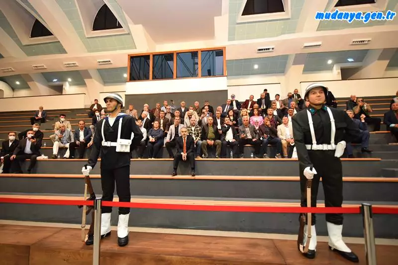 Demokrasi ve Özgürlükler Adası, demokrasinin uç beyleri olan Bursalı muhtarları ağırladı. Bursa Büyükşehir Belediyesi tarafından düzenlenen Yassıada gezisine katılan muhtarlar, adadaki müze, tarihi ve tescilli yapılar, restoranlar, kütüphane ve açık hava sanat eserlerini gezdi.