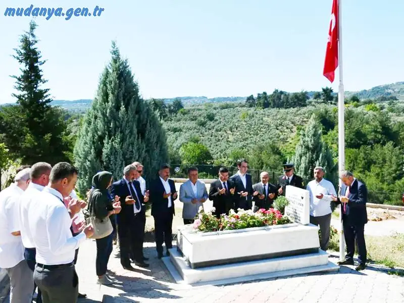 15 Temmuz FETÖ darbe girişiminin 6’ıncı yıl dönümünde Mudanyalılar yine meydanları doldurdu. Mütareke Meydanı’nda düzenlenen törende gerçekleşen konuşmalarda, “Darbe girişimine karşı halkımızın verdiği tepki, şanlı tarihimize yeni kahramanlıklar ekledi. Dünyaya örnek olacak bir destan yazıldı” dendi.