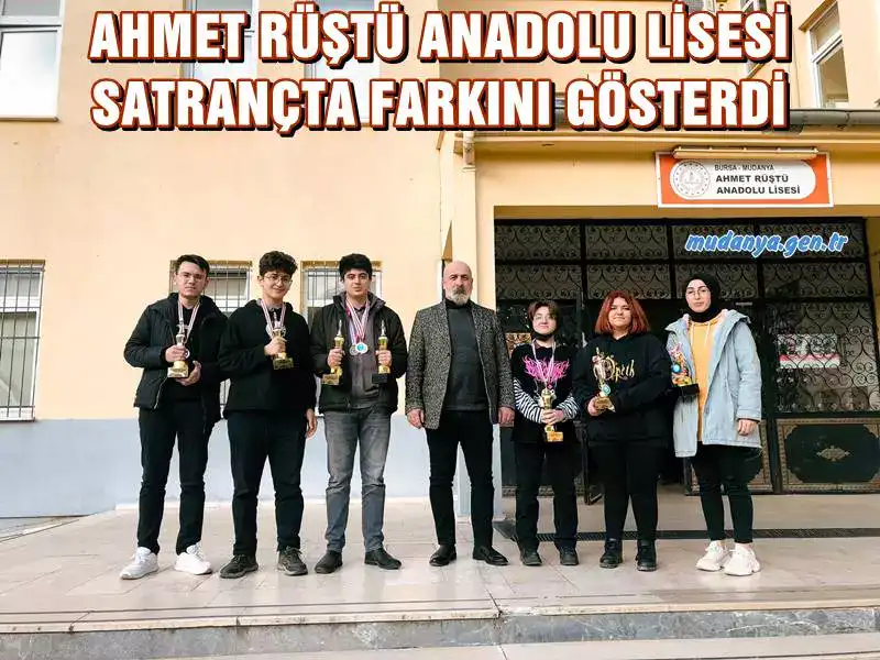 Mudanya Ahmet Rüştü Anadolu Lisesi Satranç Kulübü ile Yayın-İletişim Kulübünün ortaklaşa olarak düzenlediği Satranç Turnuvasında dereceye giren öğrenciler madalya ve kupalarını aldılar.