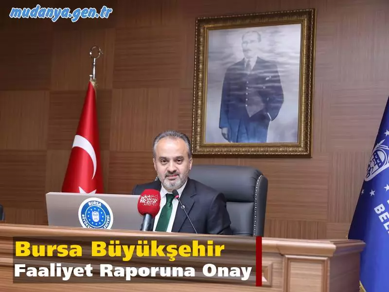 Bursa Büyükşehir Belediye Meclisi Nisan ayı toplantısında görüşülen 2021 yılı faaliyet raporu oy çokluğu ile kabul edildi. Toplantının sonunda eleştirilere yanıt veren Bursa Büyükşehir Belediye Başkanı Alinur Aktaş, “Mütevazi rakamlarla şehir adına büyük işler yapmanın derdi ve heyecanı içerisindeyiz. İnşallah aldığımız kararlar, yaptığımız çalışmalar hitama erer de bir gün geriye dönüp baktığımızda yaptıklarımızdan mutlu oluruz” dedi.