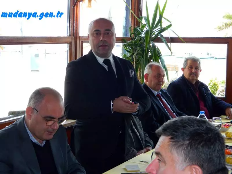 asdMarmarabirlik 2020-2021 faaliyet dönemine ilişkin olağan genel kurulunu 26 Mart 2022 Cumartesi günü Nilüfer Başköy’deki Genel Müdürlük Konferans Salonu’nda yapacağını duyurmasının ardından Cüneyt Soylu Yönetimindeki birliğe bağlı 150 Sayılı Mudanya Zeytin Tarım Satış Kooperatifi Erol Balık'ta Delege Bilgilendirme yemeği düzenledi.