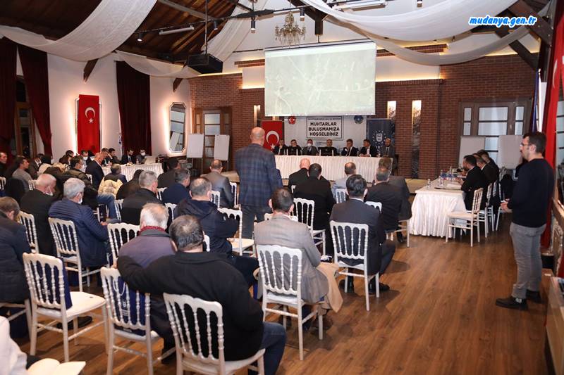 Bursa Büyükşehir Belediye Başkanı Alinur AKTAŞ ve AK Parti Mudanya İlçe Başkanı Orhan SAMAST, Mudanya'da İpar caddesi ve sahil esnafına ziyaret gerçekleştirirken akşam da Montania hotelde Mudanya'da görev yapan 47 mahalle muhtarıyla istişare toplantısında bir araya geldi.