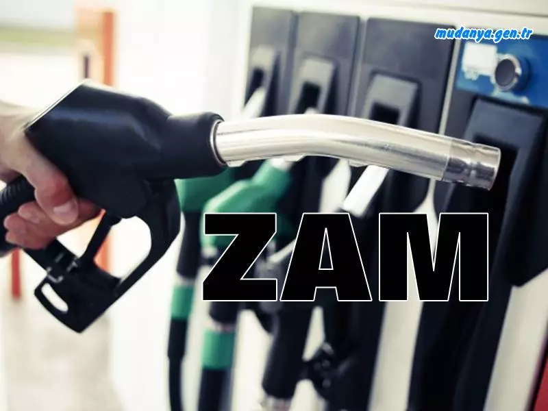 Benzin ve motorin fiyatları, dün gece yarısı uygulanan son akaryakıt zammının ardından gündeme geldi. Dolar piyasasının küresel olarak güçlenmesi ve brent petrolün yükselişe geçmesi son dakika akaryakıt zammı haberlerini de beraberinde getirdi.