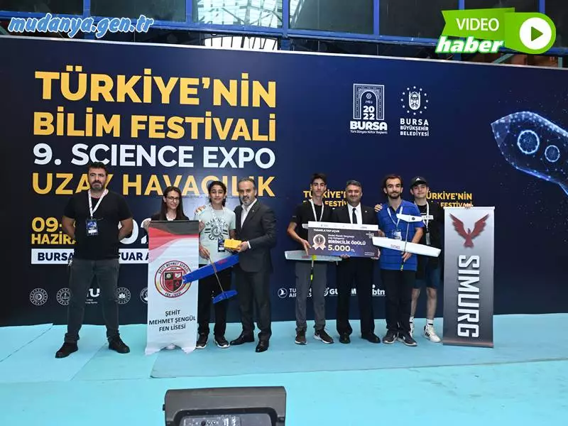 Bursa Büyükşehir Belediyesi tarafından BEBKA’nın desteğiyle bu yıl 9’uncusu düzenlenen Bursa Bilim Festivali Science Expo, kapsamında yapılan yarışmalarda dereceye giren öğrenciler ödüllendirildi.