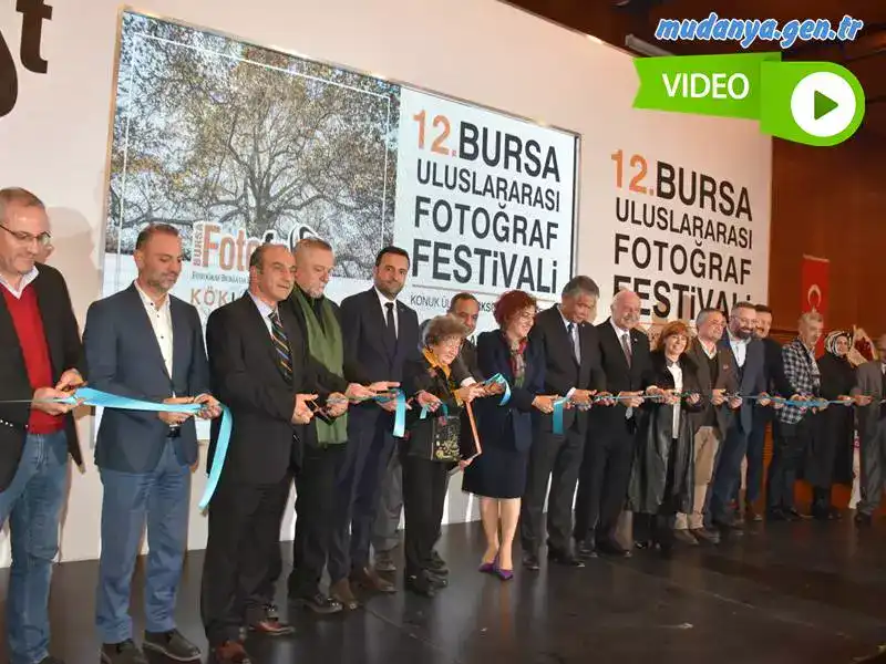 Bursa Büyükşehir Belediyesi, Bursa Kent Konseyi ve Bursa Fotoğraf Sanatı Derneği işbirliğiyle düzenlenen Türkiye'nin en büyük ve uzun soluklu uluslararası fotoğraf etkinliği BursaFotoFest, 12'nci kez kapılarını açtı.