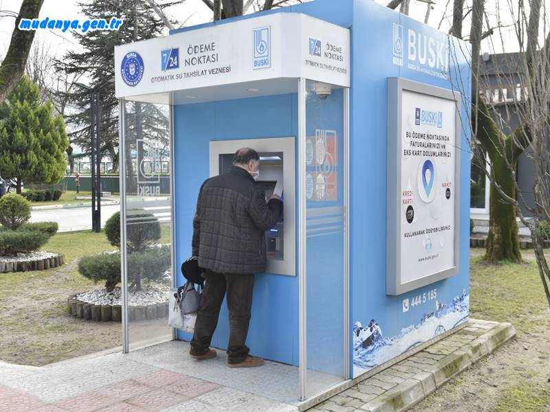 Bursa Büyükşehir Belediyesi BUSKİ Genel Müdürlüğü, son yıllarda teknolojiye yapılan yatırımlarla hizmet kalitesini arttırmaya devam ediyor. Bu kapsamda vatandaşlara fatura ödemelerini yapmak için 4500’e yakın noktada hizmet veriyor. BUSKİ Şubeleri, Anlaşmalı Bankalar, PTT ve Ödeme Kuruluşları İnternet Şubesi ve Buskimatik'lerle ödemeler ve işlemler ulaşılabilir ve kolay bir şekilde yapılıyor.