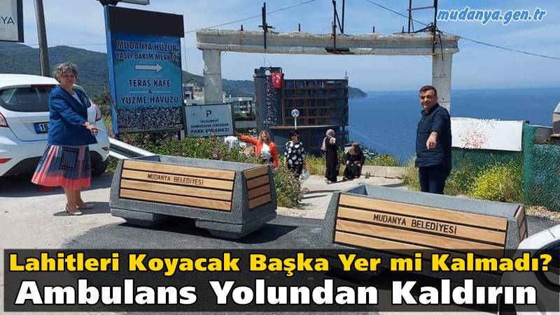 DEVA Partisi Mudanya İlçe Başkanı Dilek Durak Belediye Başkanı Hayri Türkyılmaz tarafından toplamda 1200 adet satın alınarak ilçenin bazı noktalarına çok sık konuşlandırılan lahit mezarı andıran çiçek saksılarının Yıldıztepe'de faaliyet gösteren Huzurevi'nin Ambulans girişine konularak yolun kapatılmasına tepki gösterdi. Ambulans Girişi uyarı levhasını gösteren Dilek Durak "Bu hatadan derhal dönülmeli" dedi.
