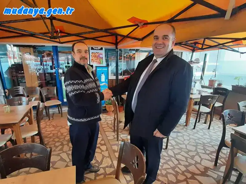 Mudanya Esnaf ve Sanatkârlar Odası Başkanı Ertan ABDULAZİZOĞLU geçtiğimiz hafta bazı internet sitelerinde yer alan "Güzelyalı’da sahil bandının esnafın masa sandalyesi ile işgal edildiği ve denize karşı oturmak için insanların ücret ödemek zorunda kaldığı haberinin gerçeği yansıtmadığını söyledi.