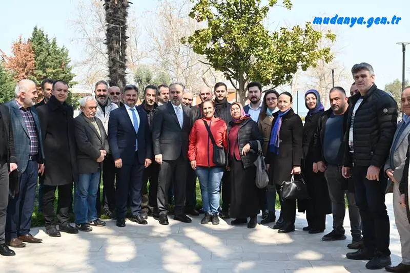 Güzelyalı’da mağduriyet yaşayan vatandaşlarla bir araya gelen Bursa Büyükşehir Belediye Başkanı Alinur Aktaş, bir aylık askı süresinin ardından ortadaki mağduriyetin tamamen kalkacağına yürekten inandığını söyledi.