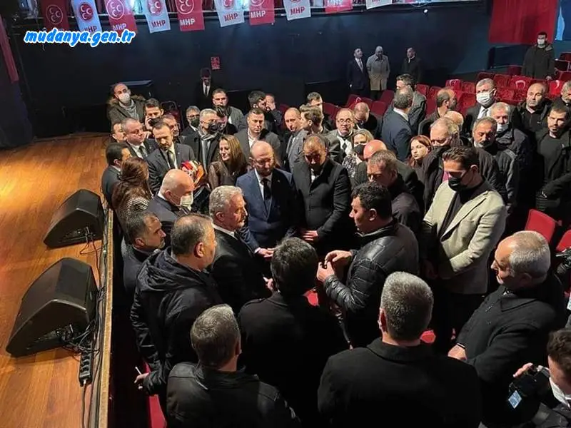 MHP'nin 4 Mart 2022 günü Mudanya Uğur Mumcu Kültür Merkezi'nde gerçekleştridiği  "Adım adım 2023" toplantısında not alınan kırsal mahalle muhtarlarının imar ve ruhsat sorunları gerekçe gösterilerek konut yıkım tebligatları sonrasında çözüm taleplerini Bursa Milletvekili Hidayet Vahapoğlu ilgili bakanlıklara iletti.