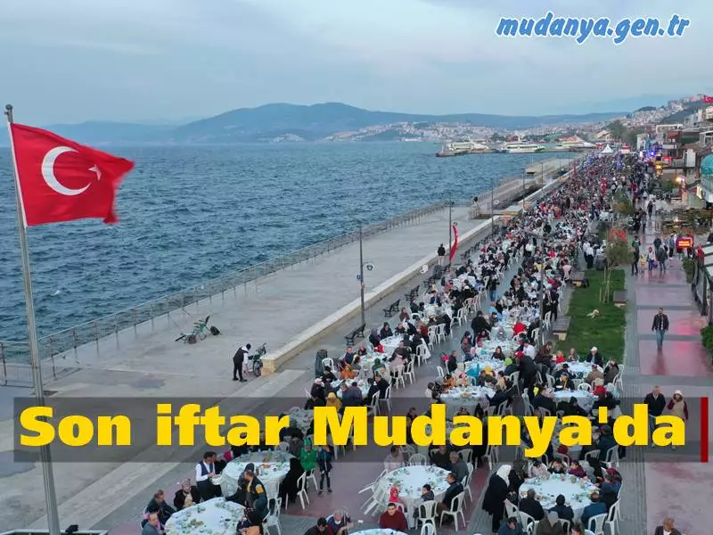 Bursa Büyükşehir Belediyesi tarafından Mudanya ilçesinde düzenlenen iftar programı Mudanyalıları aynı sofra etrafında buluşturdu.