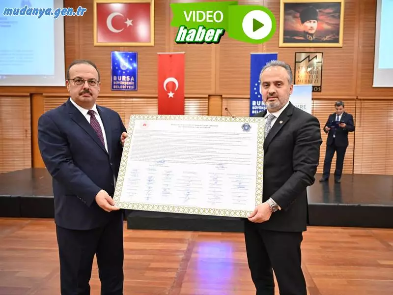 Büyükşehir Belediyesi, Bursa ve Türkiye’nin iklim krizinden en çok etkilenecek coğrafyalardan biri olması nedeniyle muhtemel bir krize karşı Bursa İklim Değişikliği İşbirliği Deklarasyonu hazırladı. Valilik ve Büyükşehir Belediyesi başta olmak üzere kentteki tüm kurum ve kuruluşlar, iklim değişikliğine karşı etkin mücadele sergilemek için deklarasyona imza attı.