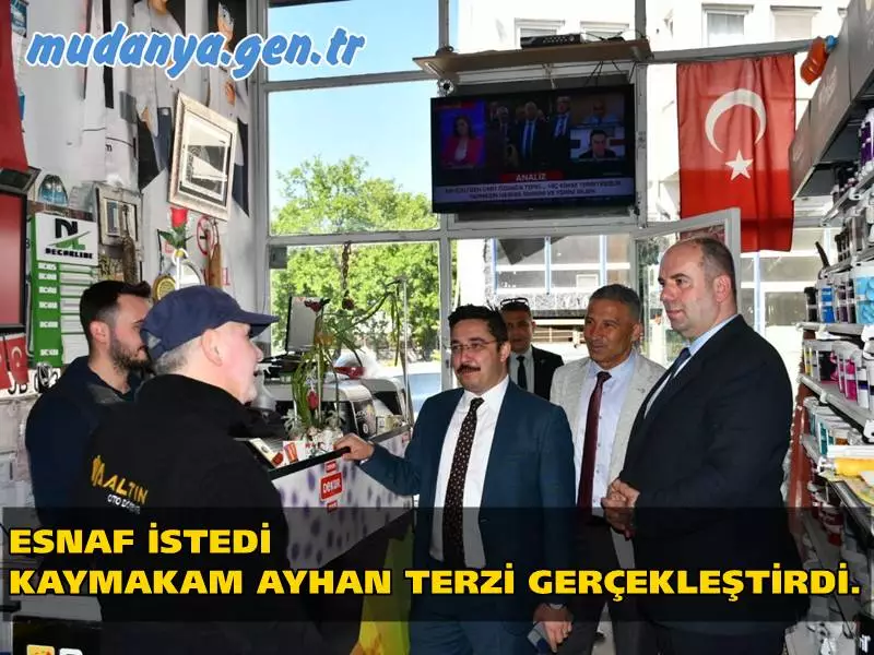 Mudanya Kaymakamı Ayhan TERZİ İpar Caddesi'nde esnaf ziyaretleri yaptı. Kaymakam TERZİ'nin esnaf ziyaretine Mudanya Esnaf Ve Sanatkarlar Odası Başkanı Ertan ABDULAZİZOĞLU ile Mudanya Esnaf Kredi Ve Kefalet Kooperatifi Başkanı Tahammül İLHAN'da katıldılar.