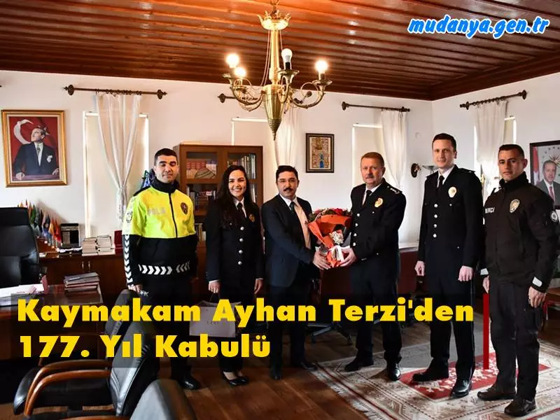 Türk Polis Teşkilatı’nın kuruluşunun 177. yıl dönümü ve 10 Nisan Polis Haftası dolayısıyla İlçe Emniyet Müdürü Abdullah TOMAR ile ilçemizdeki görevli polisleri, Kaymakam Ayhan TERZİ makamında kabul etti.