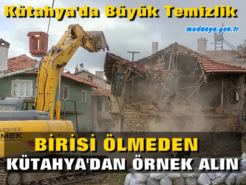 Kütahya Belediyesi Fen İşleri Müdürlüğüne bağlı ekipler, bir günde 8 adet mail-i inhidam yıkımı gerçekleştirdi. Yapılan yıkımlarla birlikte Kütahya’nın tehlike arz eden bina sorunu ortadan kalkıyor.