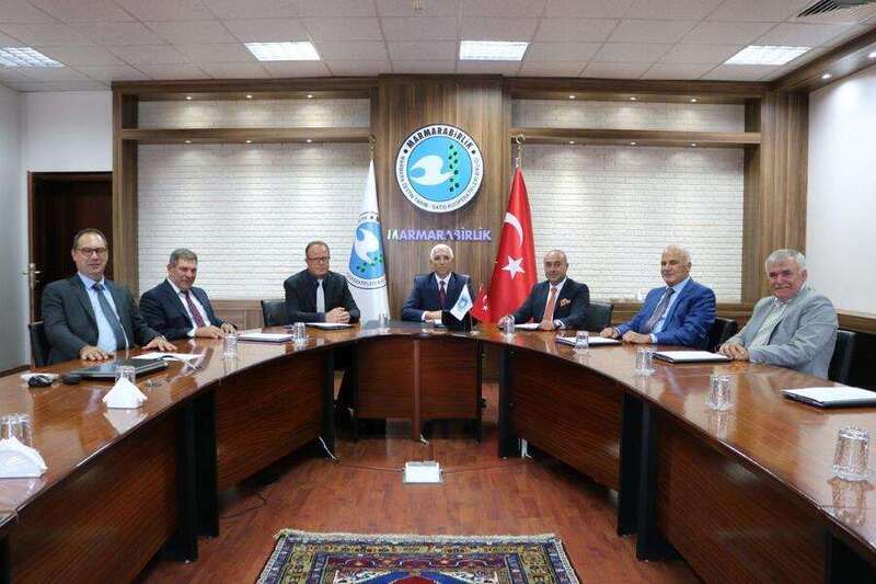 Marmarabirlik’te ürün alım kampanyası sona erdi. Ürün bedellerinin tamamı 27 Ocak Perşembe günü saat 18.00’dan sonra ödenecek. Ortaklarına toplam 245 milyon TL ödeme yapacak olan Marmarabirlik’in bu ödeme ile birlikte üreticisine borcu kalmayacak.