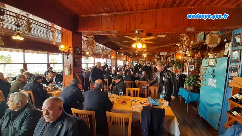 Marmarabirlik 2020-2021 faaliyet dönemine ilişkin olağan genel kurulunu 26 Mart 2022 Cumartesi günü Nilüfer Başköy’deki Genel Müdürlük Konferans Salonu’nda yapacağını duyurmasının ardından Cüneyt Soylu Yönetimindeki birliğe bağlı 150 Sayılı Mudanya Zeytin Tarım Satış Kooperatifi Erol Balık'ta Delege Bilgilendirme yemeği düzenledi.