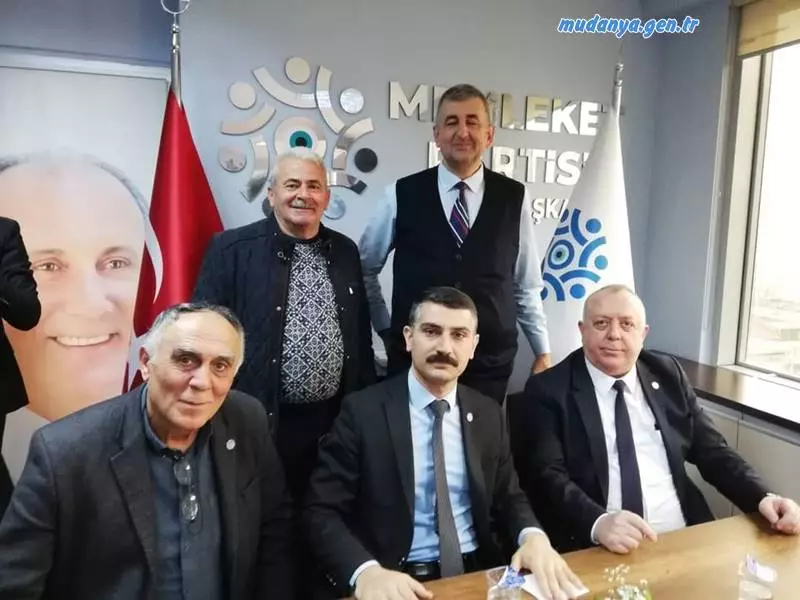  Memleket Partisi'nin yeni Bursa İl Başkanı Mesut Şahin ilk basın açıklaması yaptı. Basın açıklamasına PM Üyesi Ruşen Sever ile parti mensupları katıldı.