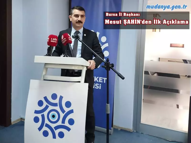 Memleket Partisi Bursa İl Başkanı Mesut Şahin, parti binasında basın açıklaması yaptı. Şahin açıklamasında, eski il başkanı Hasan Yıldırım ve 5 ilçe başkanının istifa etmesi sürecini anlatırken Atatürkçülerin en yeni partisi diye bahsettiği Memleket Partisi'ne gönül verenleri birlik ve beraberliğe davet etti.