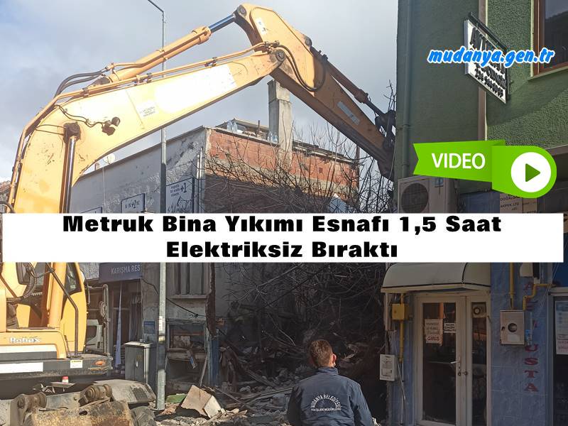 Mustafa Kemal Paşa Caddesinde Metruk Yapı İş Makineleriyle Yıkıldı.