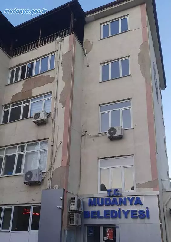 Mudanya Belediye Binası Hayri Türkyılmaz