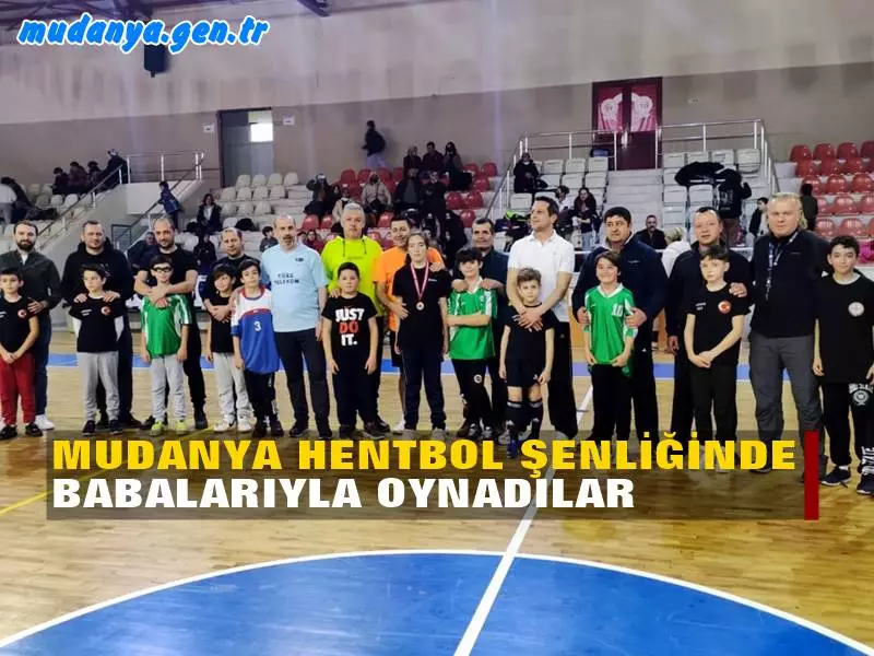 Pazar günü Mudanya Spor Salonunda gerçekleştirilen "100 Sporcu 100 Hentbolcu Minik Eller Sahada" şenliğe Mudanya Sporda Ve Genç Mudanya Gücünde spor yapan 100 Hentbolcu çocuk katıldı. Şenliğe çocuklar maç yaptılar.