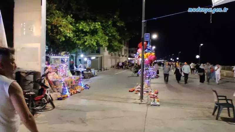 Mudanya Sahil Bandı İşportacılar