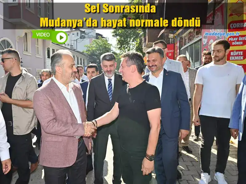 Bursa'nın Mudanya ilçesinde çok sayıda ev ve işyerinin sular altında kalmasına sebep olan sağanak yağışın ardından bölgeye sevk edilen Büyükşehir Belediyesi ekipleri, gece gündüz demeden vatandaş mağduriyetinin giderilmesi için çalışmalarını sürdürüyor.