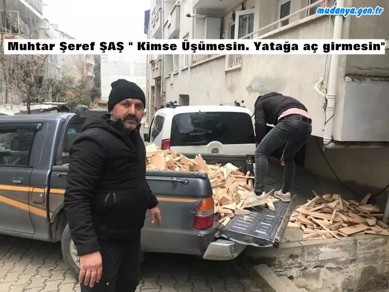 Şükrü Çavuş Mahalle Muhtarı Şeref ŞAŞ kışın en zor zamanlarında hayırseverlerin bağışlarını ihtiyaç sahiplerine ulaştırmaya devam ediyor. Soğuk günlerin ülkemiz genelinde etkili olduğu şu günlerde en büyük sıkıntının maddi zorluk içindeki vatandaşlar için ısınma ve gıda olduğunu belirten Muhtar Şeref ŞAŞ "hayırseverlerin destekleriyle temin edilen yakacak, gıda ve diğer malzemeler ihtiyaç sahiplerinin yüzlerini güldürüyor" dedi.