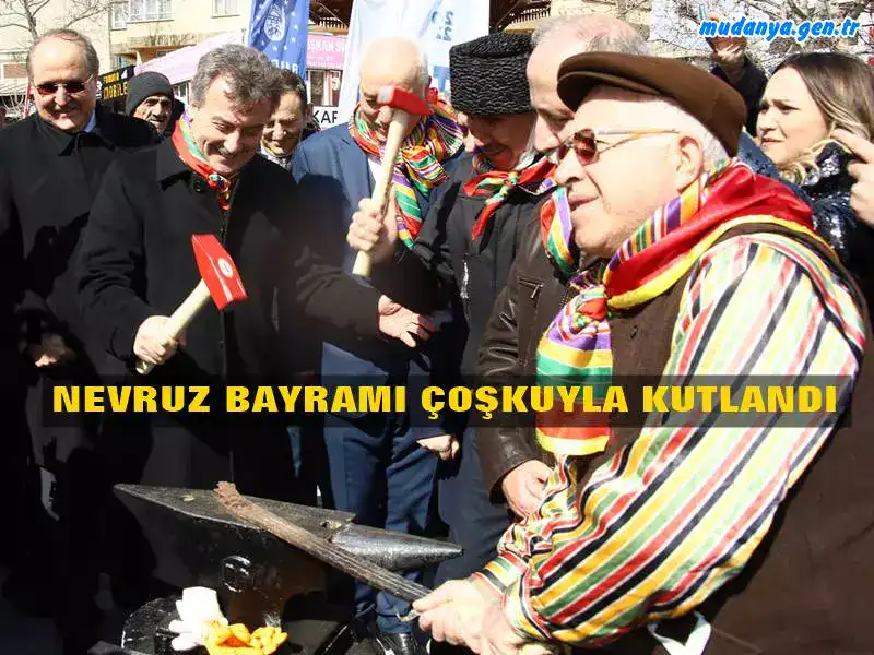 Bursa’nın 2022 Türk Dünyası Kültür Başkenti seçilmesi nedeniyle bu yıl çok daha büyük bir önem taşıyan Nevruz Bayramı kutlamaları coşkuyla başladı. Kent merkezinde renkli görüntülerle başlayan kutlamalar, hafta boyunca kortej yürüyüşleri ve halk dansları gösterileriyle tüm ilçelerde gerçekleştirilecek.