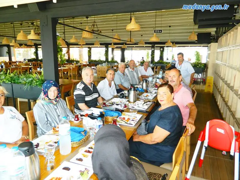 Ömer Tantekin'in öncelik ettiği kahvaltılı buluşmalarda dostlukların pekişmesi birlik ve beraberlik içinde dostane sohbetlerin sürdürülmesini amaçladıklarını vurguladı.