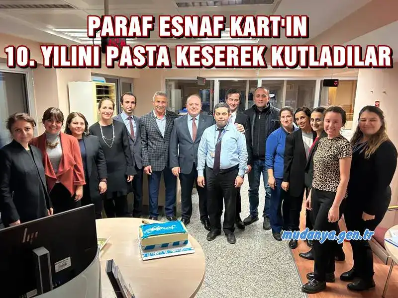 Halkbank tarafından esnaf ve KOBİ'lerin ihtiyaçlarına özel ve hızlı çözümler sunan Paraf Esnaf Kart'ın 10. yılını Mudanya Esnaf Sanatkarları Kredi ve Kefalet Kooperatif Başkanı Tahammül İlhan ile Halk Bank Mudanya Şube Müdürü Fatih Ergen birlikte pasta keserek kutladılar.