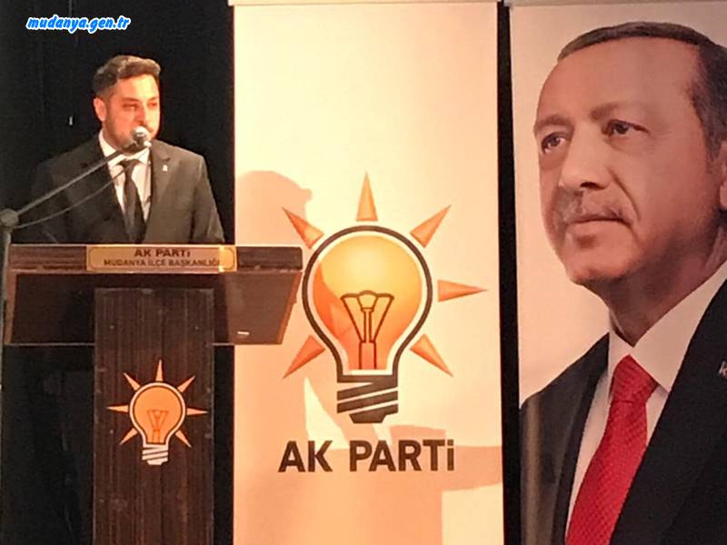 Adalet ve Kalkınma Partisi (AK PARTİ) Mudanya Gençlik Kolu Başkanı Semih Bozdemir sosyal medya hesabından yaptığı duyuru ile Ak Parti Mudanya İlçe Gençlik Kolları Başkanlığı görevinden istifa ettiğini açıkladı. Bozdemir istifasının şahsi sebeplerden kaynaklandığını belirtirken "Ak davamıza hizmet etmeye ve Cumhurbaşkanımız Sayın Recep Tayyip Erdoğan’ın yolundan gitmeye devam edeceğim." vurgusu yaptı.