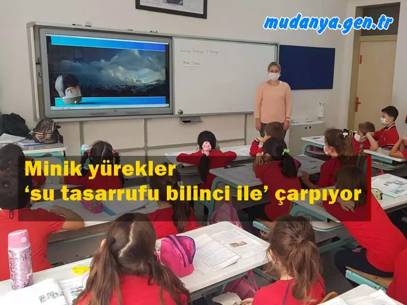 BUSKİ’nin geleceğin teminatı olan çocuklarda su bilinci oluşturmak, suyun tüm canlılar için değerini anlatmak ve kuraklığa dikkat çekmek amacıyla Bursa İl Milli Eğitim Müdürlüğü ile birlikte yürüttüğü “Su Damlalarının Peşinde Projesi’’ tüm hızıyla devam ediyor.