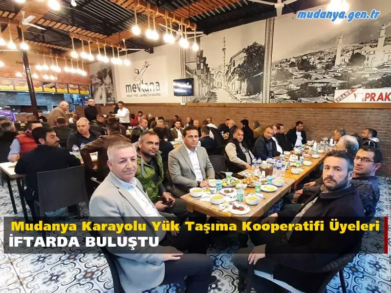 1978 yılından beri Mudanya'da taşımacılık sektöründe hizmet veren S.S. 65 No lu Mudanya Karayolu Yük Taşıma Kooperatifi Üyeleri, Başkan Servet Şahiner öncülüğünde gerçekleştirilen iftar yemeğinde bir araya geldiler.
