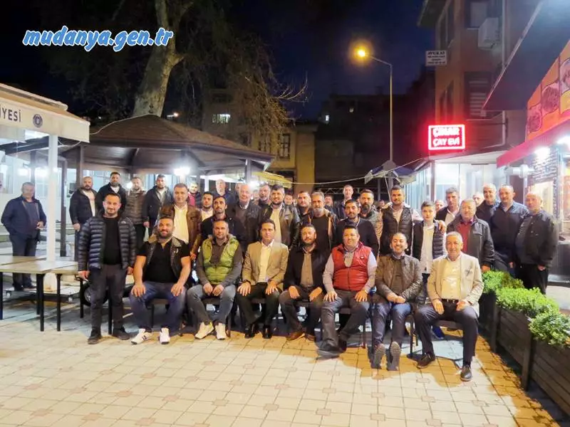 1978 yılından beri Mudanya'da taşımacılık sektöründe hizmet veren S.S. 65 No lu Mudanya Karayolu Yük Taşıma Kooperatifi Üyeleri, Başkan Servet Şahiner öncülüğünde gerçekleştirilen iftar yemeğinde bir araya geldiler.