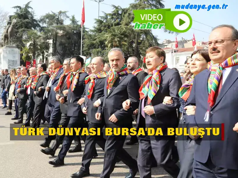 Bursa’nın 2022 Türk Dünyası Kültür Başkenti ilan edilmesi nedeniyle Büyükşehir Belediyesi tarafından yıl boyu devam edecek törenlerin resmi açılışı, TÜRKSOY’a üye devletlerin dışişleri bakanları ve büyükelçilerin de katıldığı kortej yürüyüşü ile başladı.