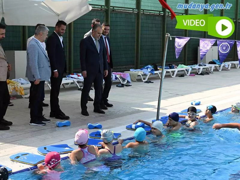 Bursa Büyükşehir Belediyesi’nin koordinasyonunda çocukların yaz tatilini sporla iç içe geçirmeleri amacıyla düzenlenen Yaz Spor Okulları başladı. Büyükşehir Belediye Başkanı Alinur Aktaş, 20 bine yakın çocuğun Yaz Spor Okulları’ndan istifade edeceğini söyledi.