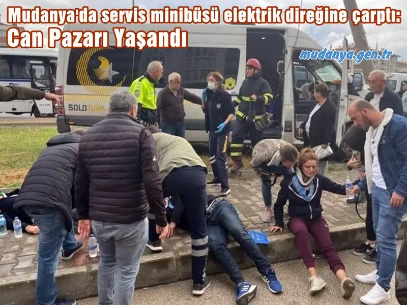 Mudanya'da servis minibüsü elektrik direğine çarptı: 5 yaralı