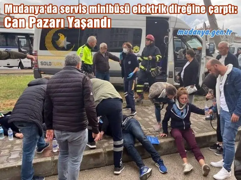 Mudanya'da mesai sonrası fabrikadan aldığı işçileri evine götüren servis minibüsü bir aracın sıkıştırmasıyla yoldan çıkıp elektrik direğine çarptı. Kazada şoför ve 5 işçi yaralanırken, olay yerinde can pazarı yaşandı.
