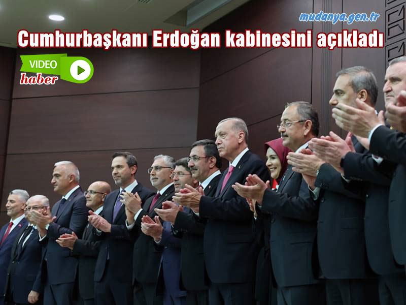 28 Mayıs 2023 seçimlerinde yeniden Cumhurbaşkanı seçilen Recep Tayyip Erdoğan, Çankaya Köşkü’nde bir basın toplantısı düzenleyerek, cumhurbaşkanı yardımcısı ve kabinesini açıkladı.