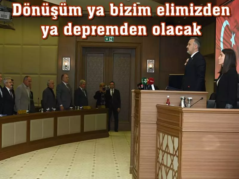 Olası deprem riskine karşı yaptıkları ve planladıkları çalışmaları da anlatan Başkan Aktaş, “Bursa’nın geleceği kentsel dönüşümdür. Bu dönüşüm ya bizlerin elinde kontrollü ve planlı biçimde gerçekleşecek ya da maalesef deprem sebebiyle canların kaybı, millî servetin hebasıyla olacak. Seçim hepimizin” dedi.