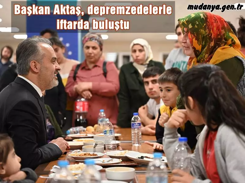 Bursa Büyükşehir Belediye Başkanı Alinur Aktaş, deprem bölgesinden Bursa'ya gelerek yurtlara yerleştirilen depremzedelerle iftar programında aynı sofrayı paylaştı. Başkan Aktaş, kardeş kart uygulamasının 15 Mayıs’a kadar uzatıldığını açıkladı.