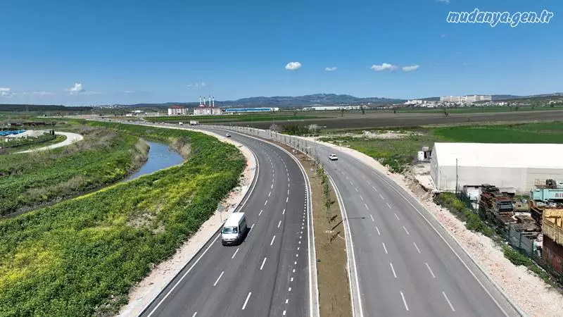 Bursa Büyükşehir Belediyesi, şehir merkezinden Bursa Şehir Hastanesi’nde ulaşımı sağlayacak 6,5 kilometrelik yolu da tamamladı.