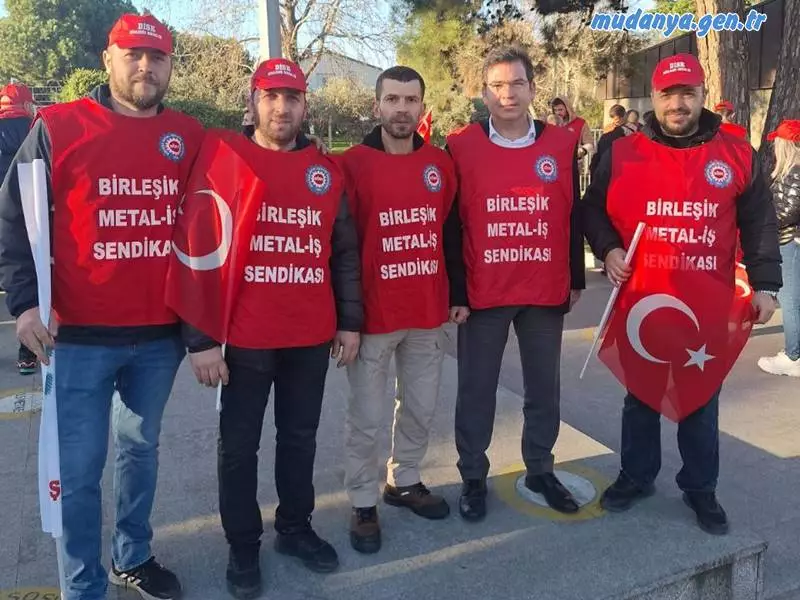 Toplu İş Sözleşmesi sürecinde anlaşmaya varamayan DİSK' bağlı Birleşik Metal-İş Sendikası'na bağlı metal işçileri, Mudanya'da da örgütlü bulundukları Türk Prysmian Kablo Fabrikası'ndan seslerini Genel Başkan Özkan Atar'ın da katılımıyla meydanlardan yükseltti. 