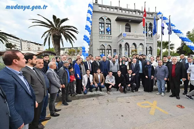 Bursa Büyükşehir Belediyesi tarafından Mudanya ilçesine kazandırılan Şükrü Çavuş Aile Destek Merkezi ile Gençlik Merkezi, düzenlenen töre